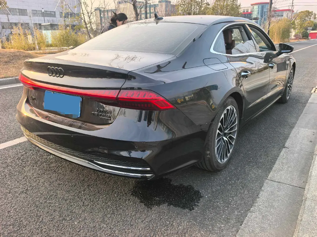 2024 Audi A7L 2.0T 245HP L4 7DCT,autocango,china used car exporter,china ev exporter,chinese used car exporter,chinese used ev exporter
