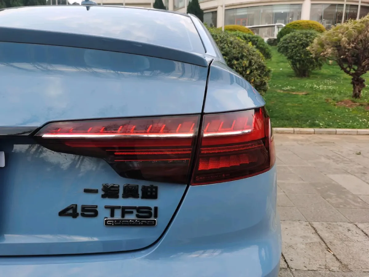 2024 Audi A4L 2.0T 245HP L4 7DCT,autocango,china used car exporter,china ev exporter,chinese used car exporter,chinese used ev exporter