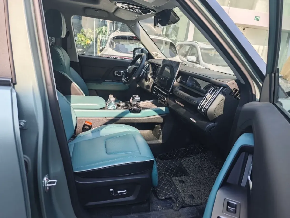 2025 Jetour Traveller 2.0T 254HP L4 7DCT,autocango,china used car exporter,china ev exporter,chinese used car exporter,chinese used ev exporter