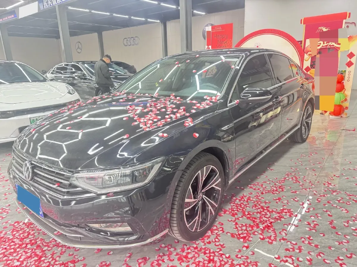 2020 Volkswagen Magotan 2.0T 186HP L4 7DCT,autocango,china used car exporter,china ev exporter,chinese used car exporter,chinese used ev exporter