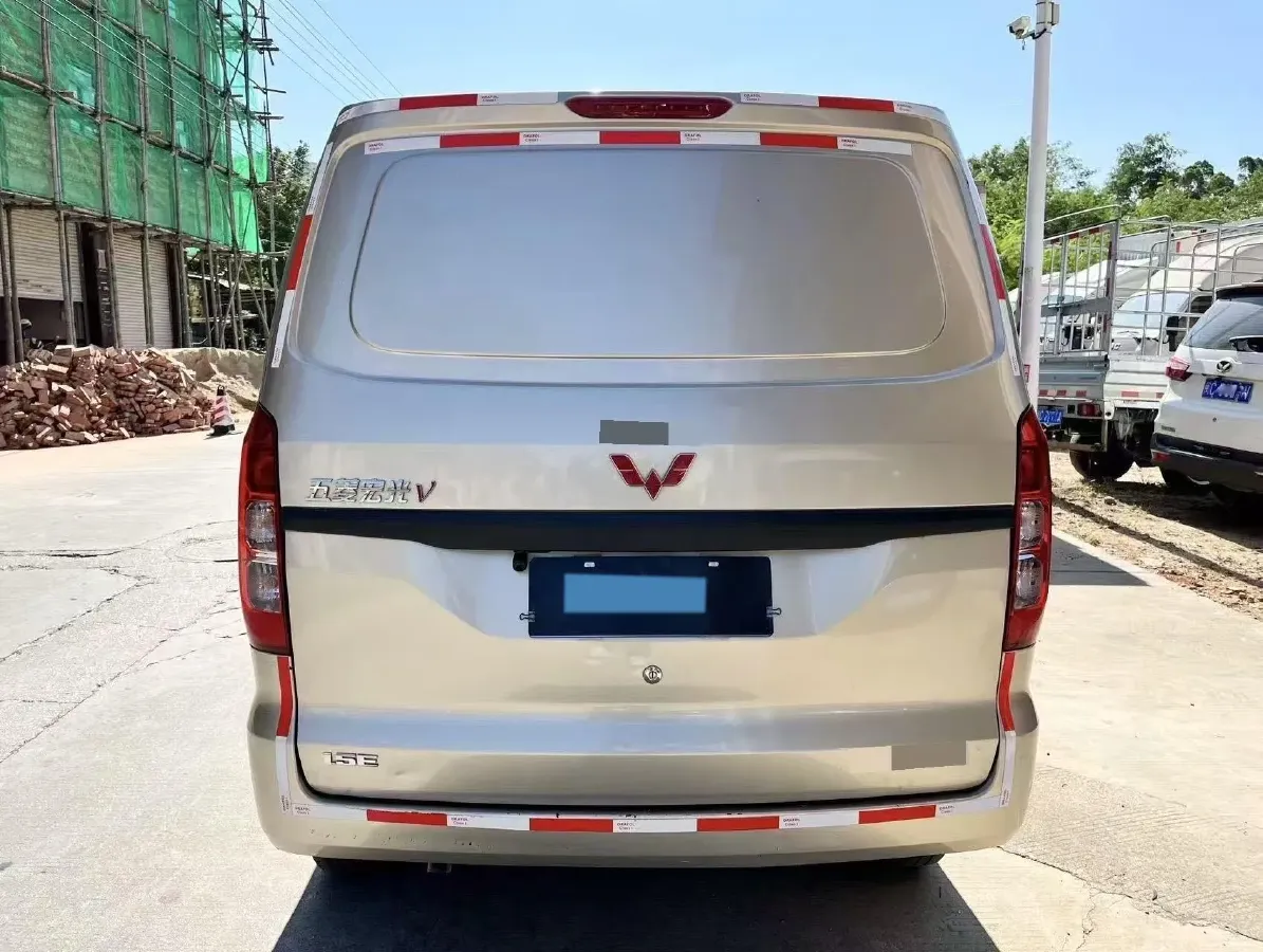 2021 WuLing HongGuang V 1.5L 99HP L4 6MT,autocango,china used car exporter,china ev exporter,chinese used car exporter,chinese used ev exporter