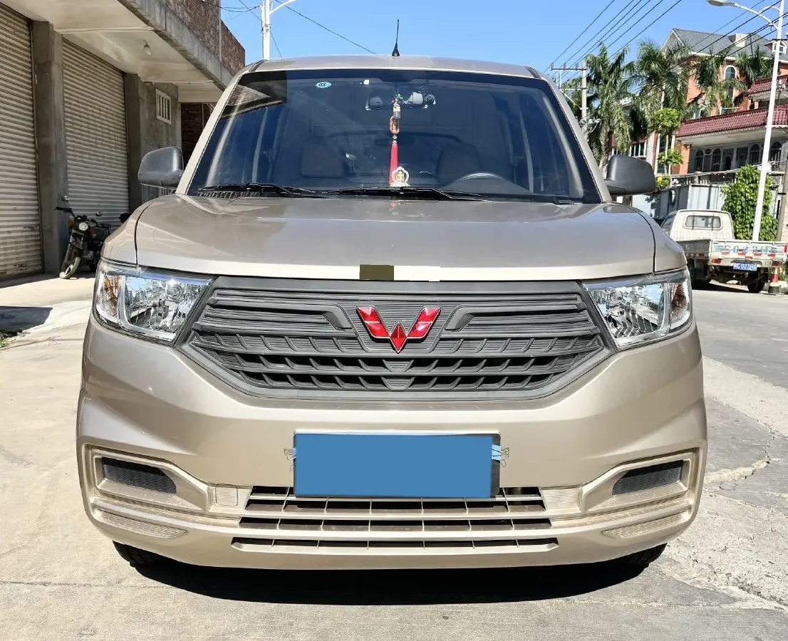 2021 WuLing HongGuang V 1.5L 99HP L4 6MT,autocango,china used car exporter,china ev exporter,chinese used car exporter,chinese used ev exporter