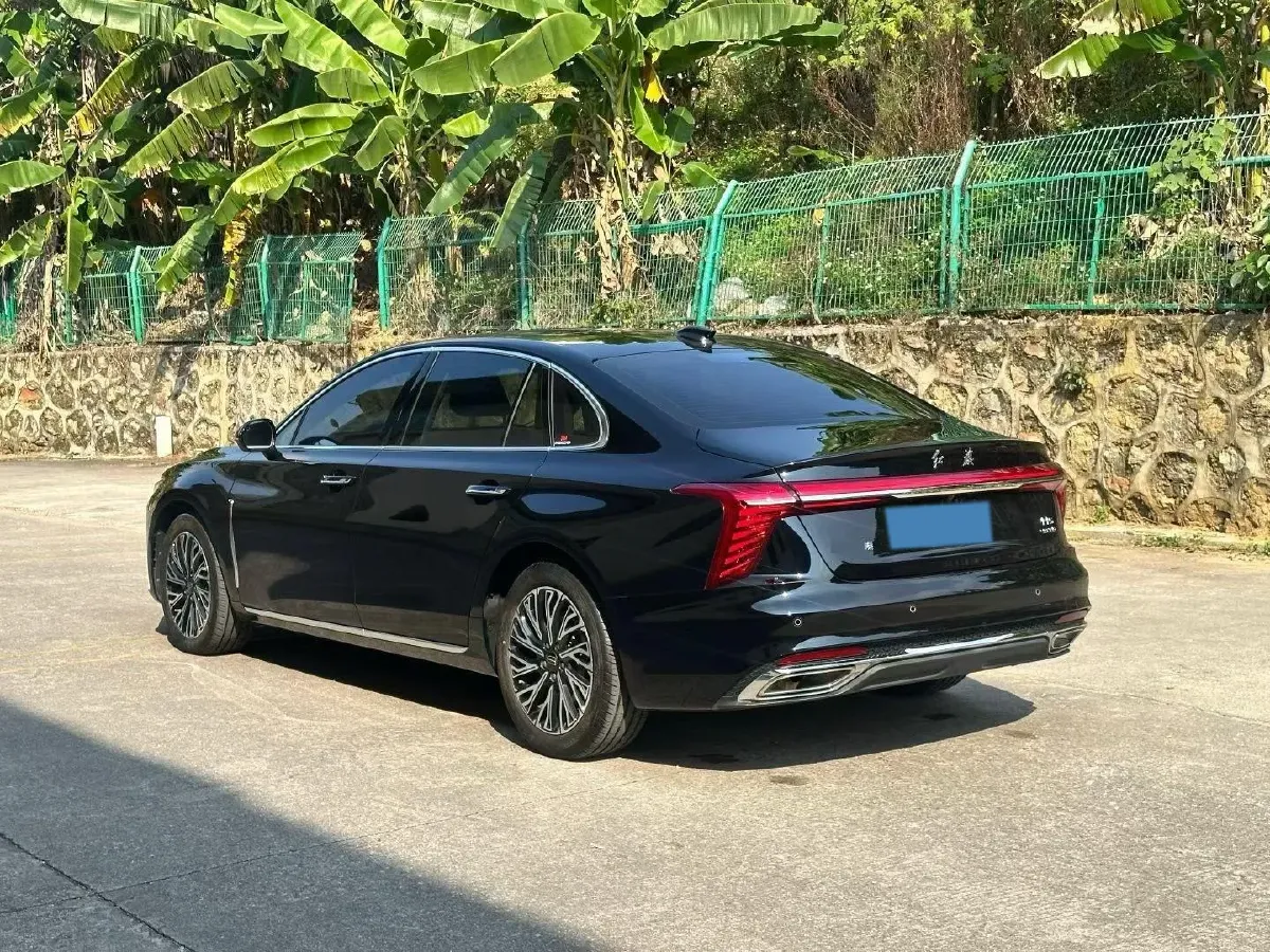 2024 HongQi H5 2.0T 224HP L4 8AT,autocango,china used car exporter,china ev exporter,chinese used car exporter,chinese used ev exporter