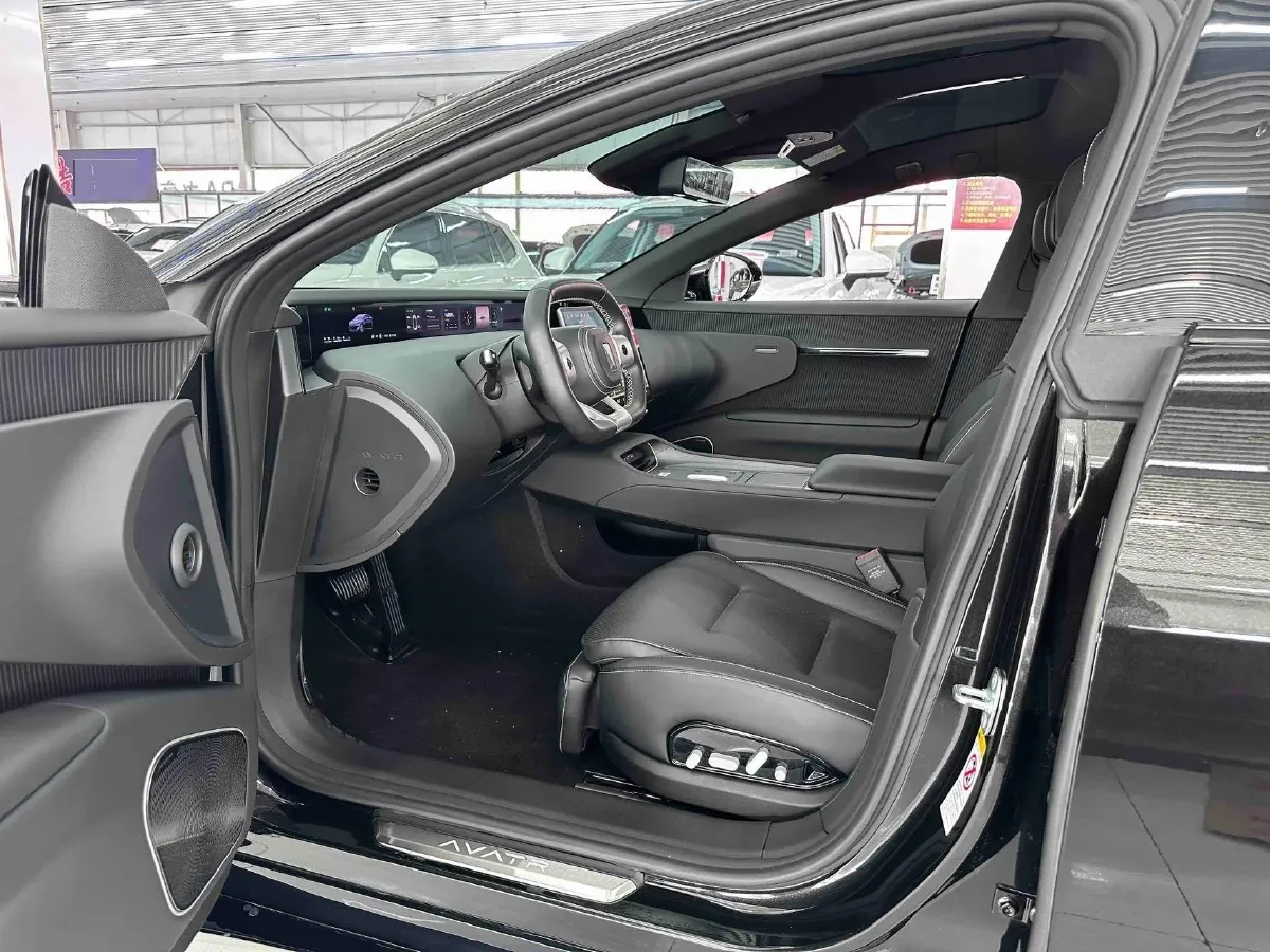 2025 Avatr 12 1.5T 156HP L4 REEV 39.05KWH,autocango,china used car exporter,china ev exporter,chinese used car exporter,chinese used ev exporter