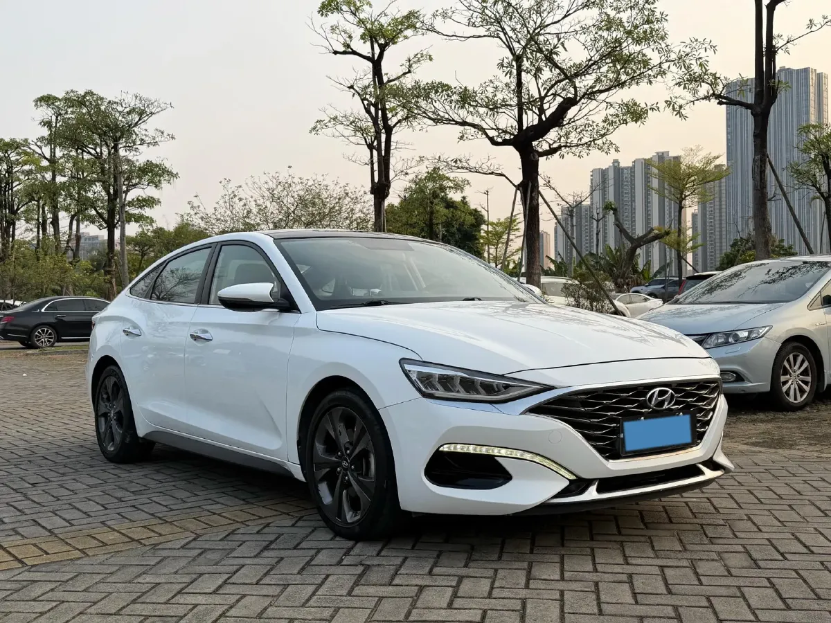 2019 Hyundai La Festa 1.6T 204HP L4 7DCT,autocango,china used car exporter,china ev exporter,chinese used car exporter,chinese used ev exporter