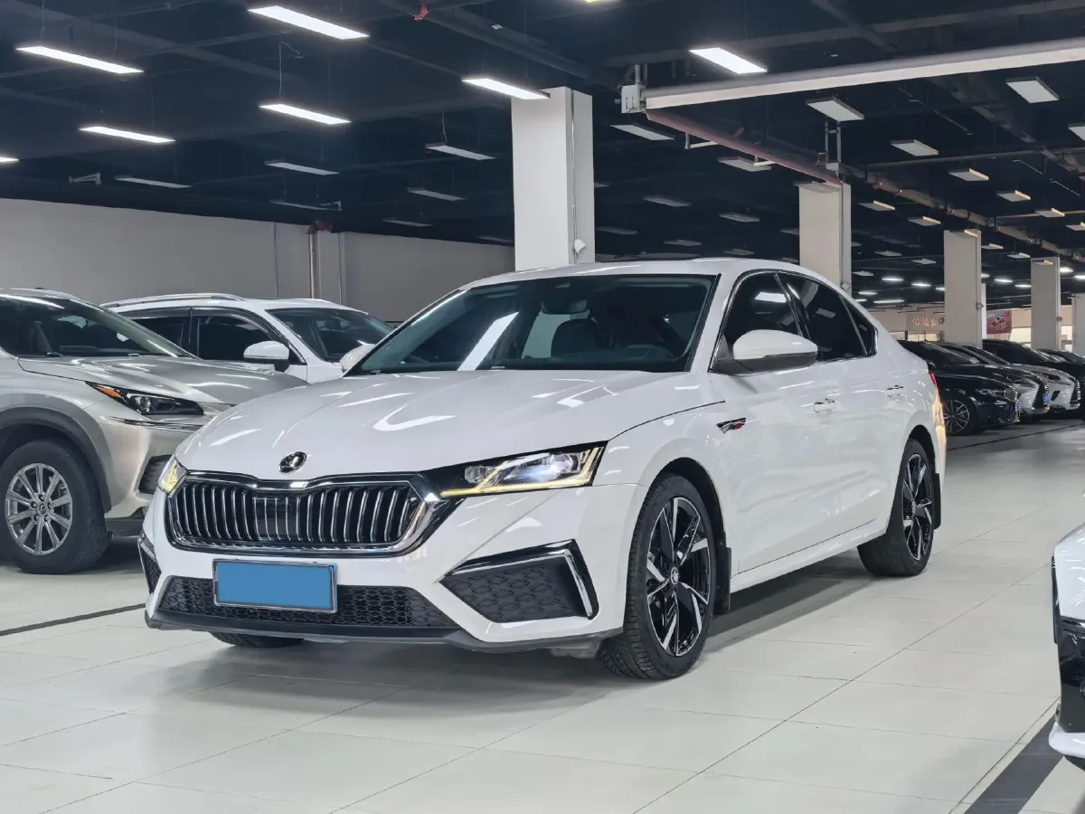 2022 Skoda Octavia 1.4T 150HP L4 7DCT,autocango,china used car exporter,china ev exporter,chinese used car exporter,chinese used ev exporter