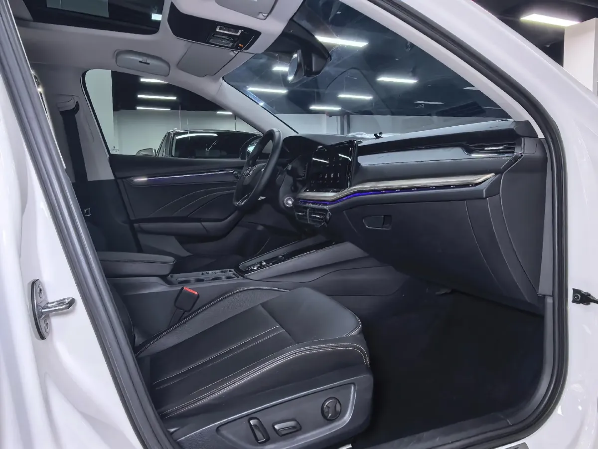 2022 Skoda Octavia 1.4T 150HP L4 7DCT,autocango,china used car exporter,china ev exporter,chinese used car exporter,chinese used ev exporter