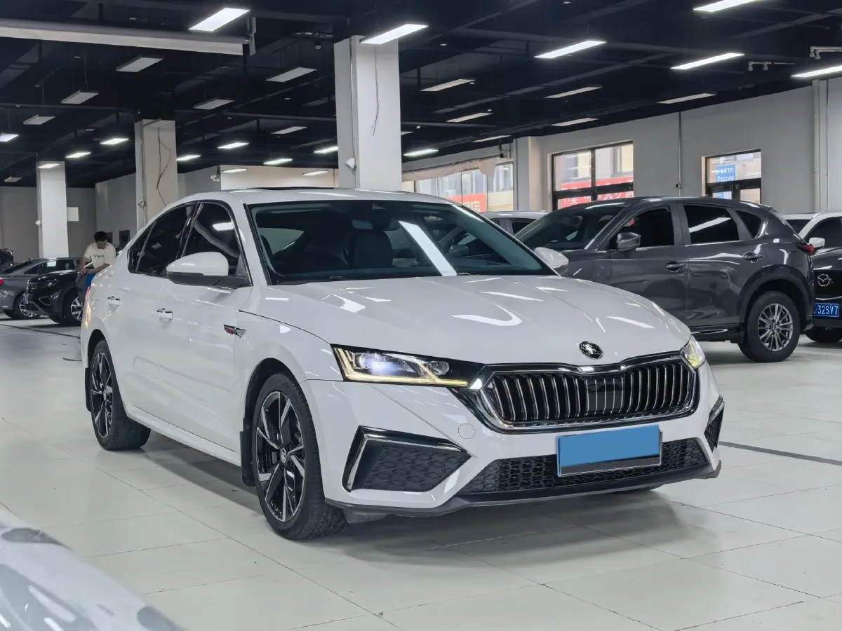 2022 Skoda Octavia 1.4T 150HP L4 7DCT,autocango,china used car exporter,china ev exporter,chinese used car exporter,chinese used ev exporter