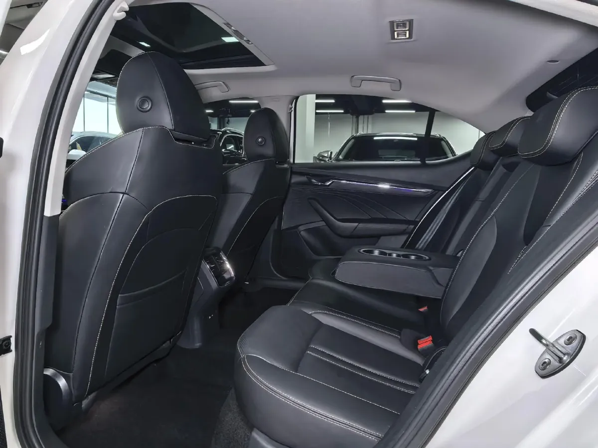 2022 Skoda Octavia 1.4T 150HP L4 7DCT,autocango,china used car exporter,china ev exporter,chinese used car exporter,chinese used ev exporter