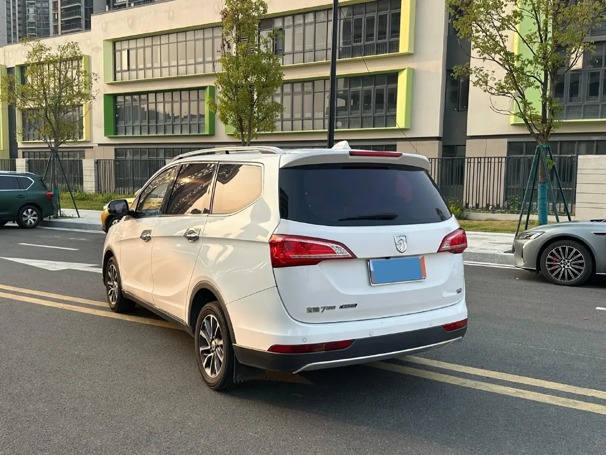 2017 BaoJun 730 1.5T 150HP L4 6MT,autocango,china used car exporter,china ev exporter,chinese used car exporter,chinese used ev exporter