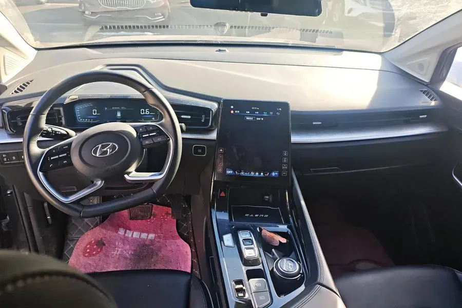 2022 Hyundai Custo 1.5T 170HP L4 8AT,autocango,china used car exporter,china ev exporter,chinese used car exporter,chinese used ev exporter