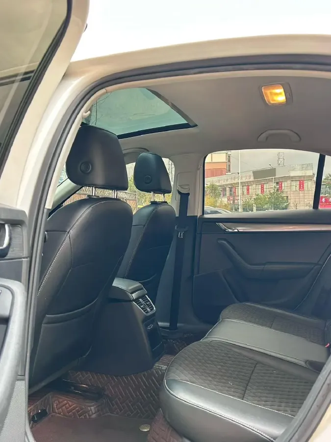 2018 Skoda Octavia 1.2T 116HP L4 7DCT,autocango,china used car exporter,china ev exporter,chinese used car exporter,chinese used ev exporter