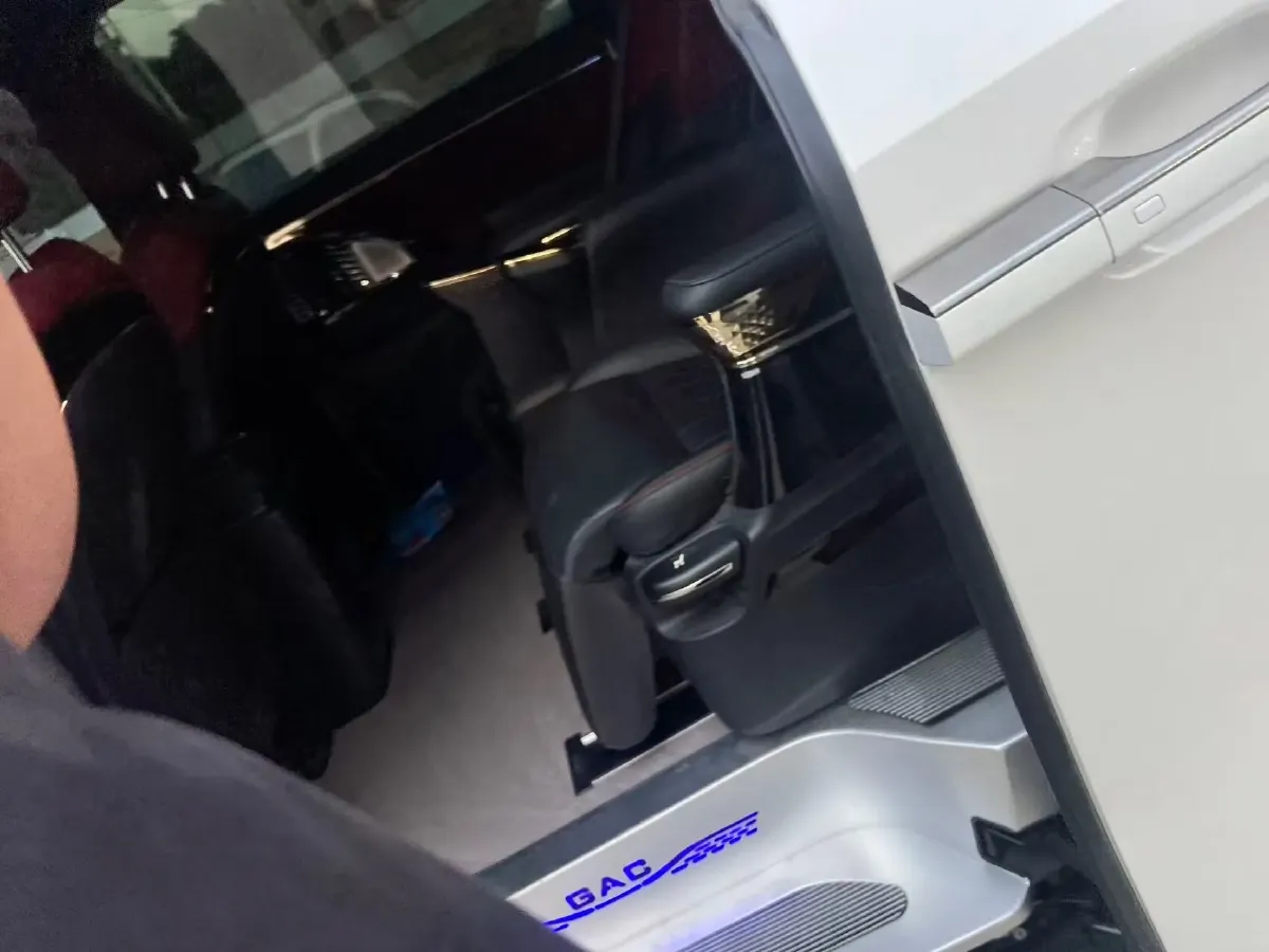 2023 GAC Trumpchi M8 2.0T 190HP L4 E-CVT Hybrid,autocango,china used car exporter,china ev exporter,chinese used car exporter,chinese used ev exporter