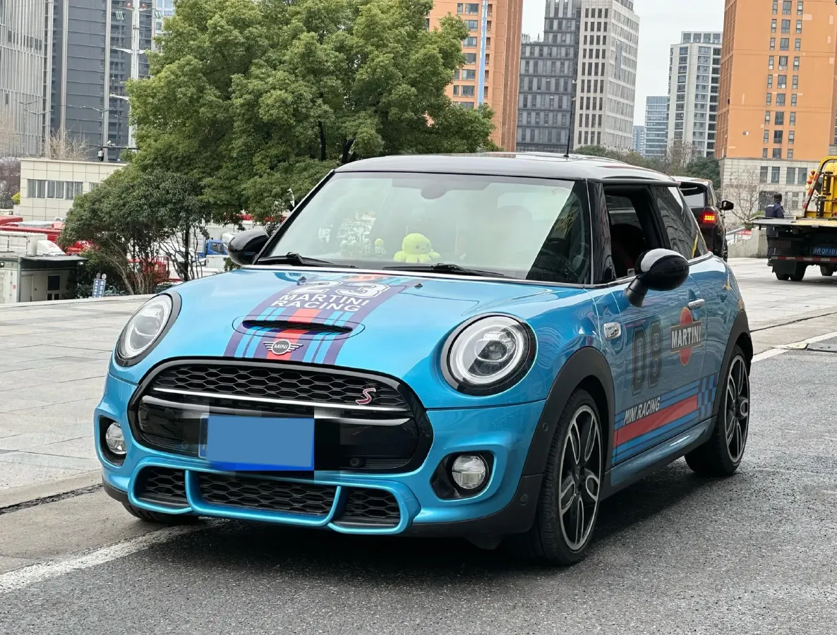 2019 MINI MINI 2.0T 192HP L4 7DCT,autocango,china used car exporter,china ev exporter,chinese used car exporter,chinese used ev exporter