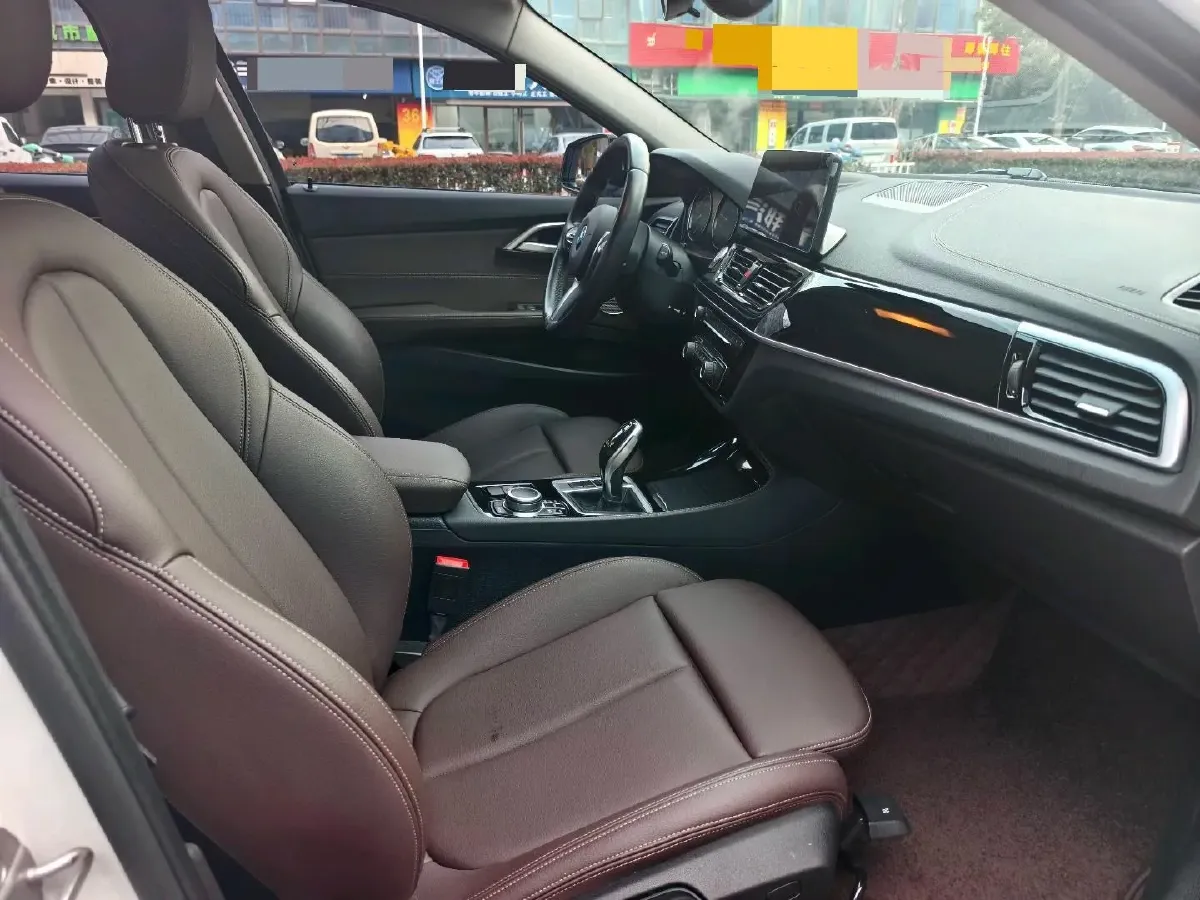 2022 BMW 1 Series 1.5T 140HP L3 7DCT,autocango,china used car exporter,china ev exporter,chinese used car exporter,chinese used ev exporter