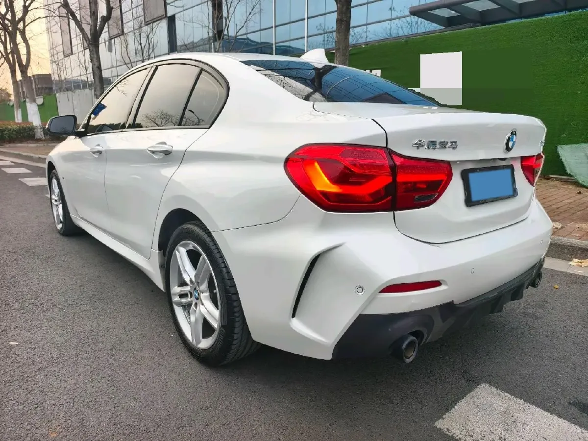 2022 BMW 1 Series 1.5T 140HP L3 7DCT,autocango,china used car exporter,china ev exporter,chinese used car exporter,chinese used ev exporter