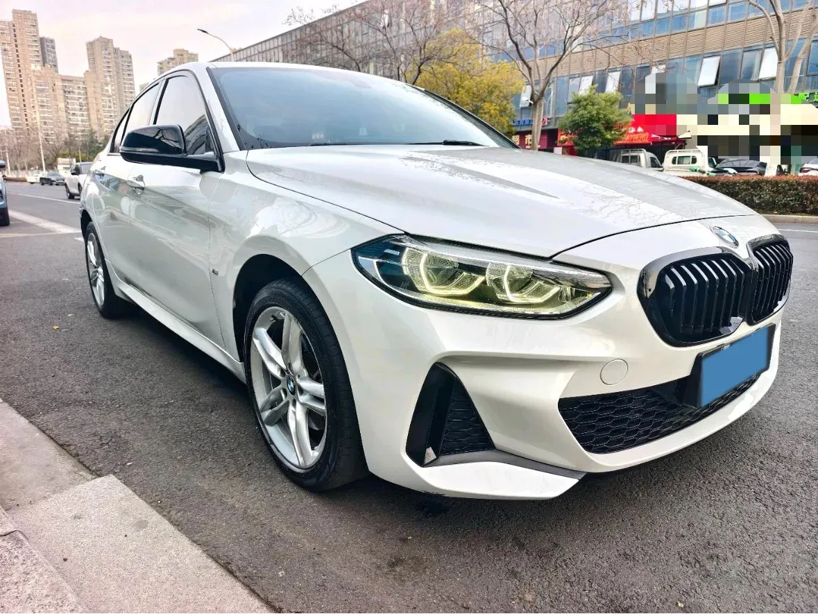 2022 BMW 1 Series 1.5T 140HP L3 7DCT,autocango,china used car exporter,china ev exporter,chinese used car exporter,chinese used ev exporter