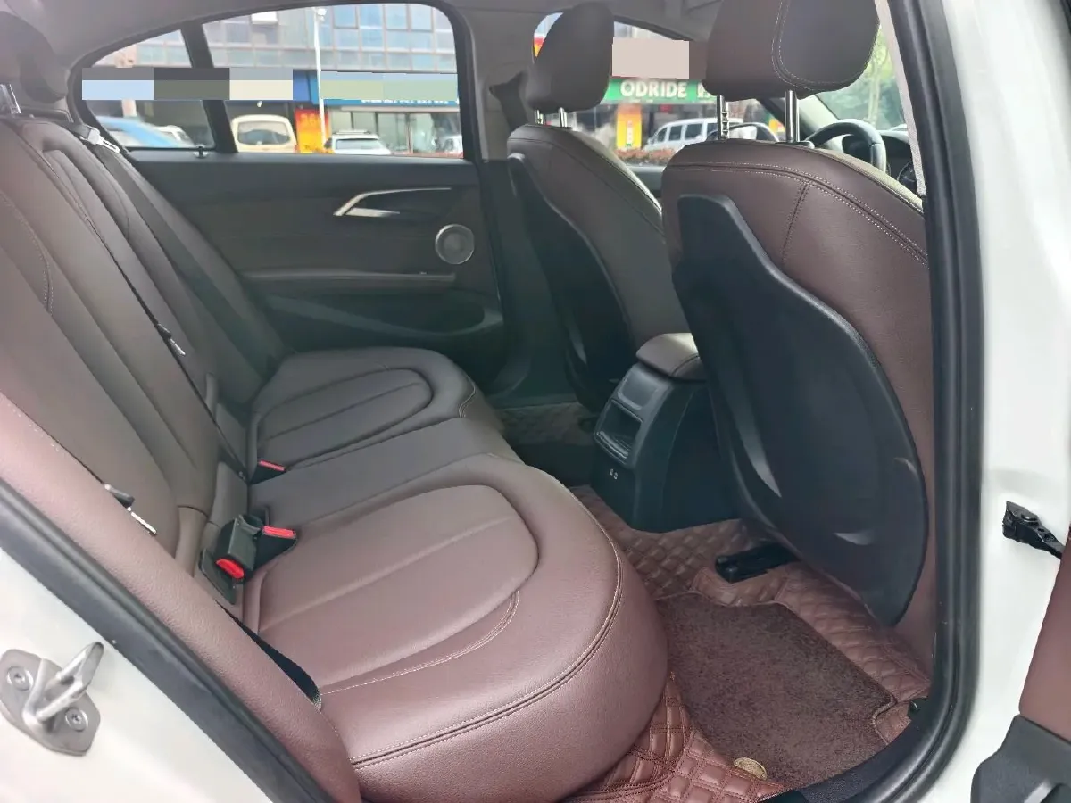 2022 BMW 1 Series 1.5T 140HP L3 7DCT,autocango,china used car exporter,china ev exporter,chinese used car exporter,chinese used ev exporter