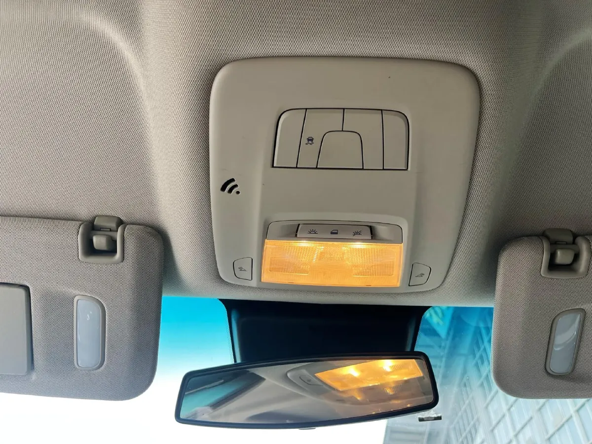 2022 Buick GL8 2.0T 237HP L4 9AT,autocango,china used car exporter,china ev exporter,chinese used car exporter,chinese used ev exporter