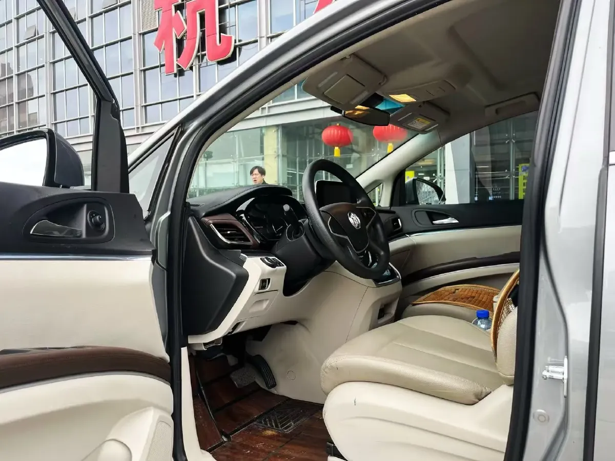 2022 Buick GL8 2.0T 237HP L4 9AT,autocango,china used car exporter,china ev exporter,chinese used car exporter,chinese used ev exporter