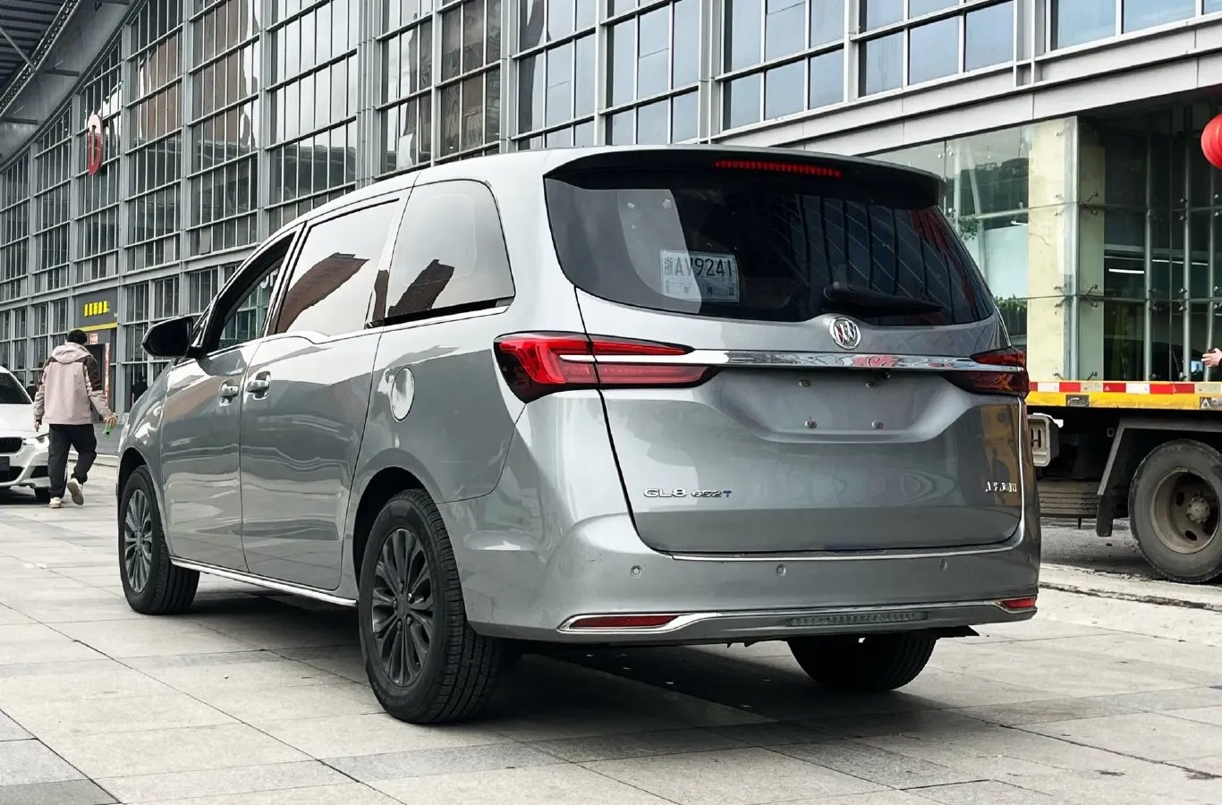 2022 Buick GL8 2.0T 237HP L4 9AT,autocango,china used car exporter,china ev exporter,chinese used car exporter,chinese used ev exporter