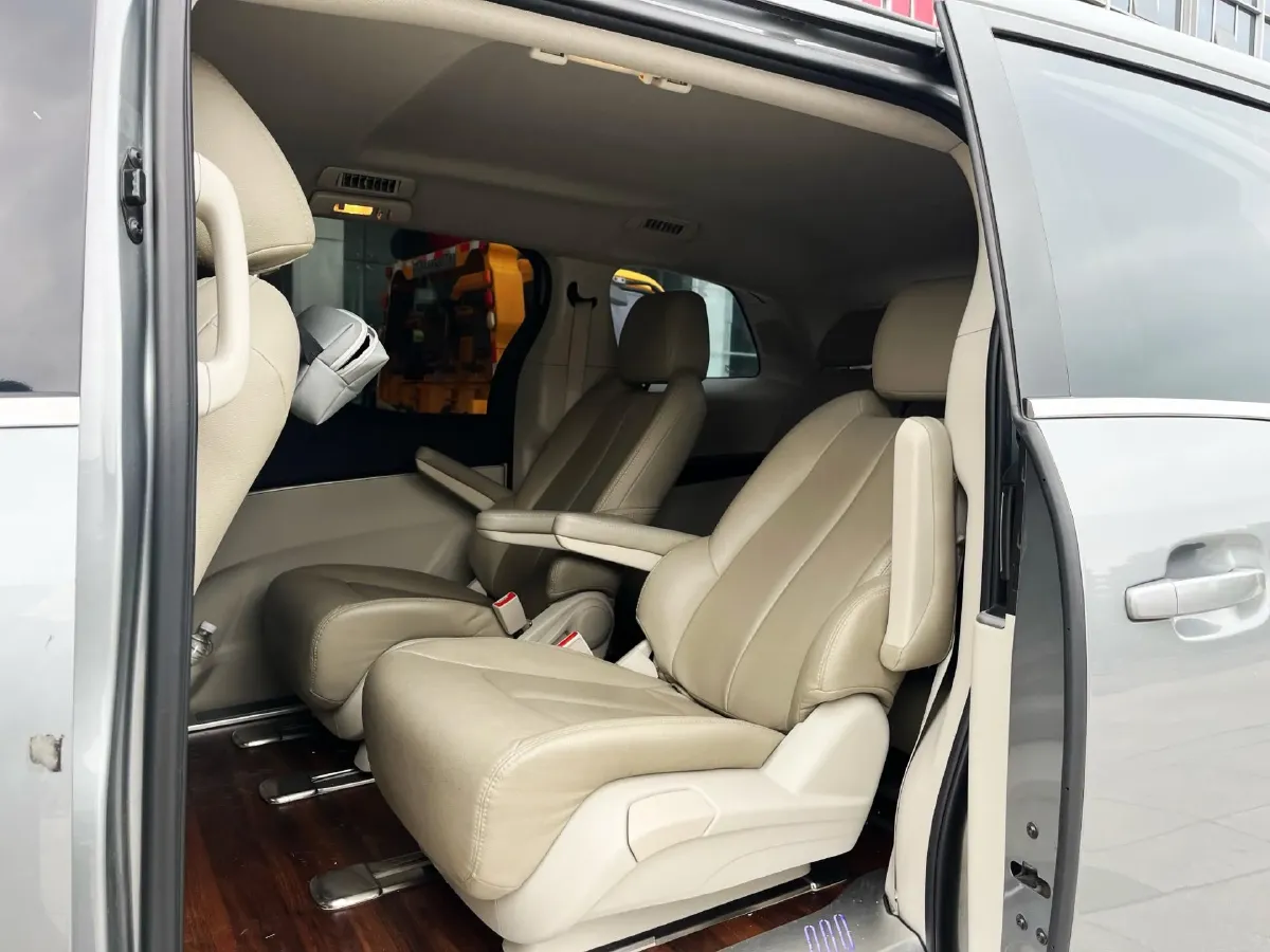 2022 Buick GL8 2.0T 237HP L4 9AT,autocango,china used car exporter,china ev exporter,chinese used car exporter,chinese used ev exporter