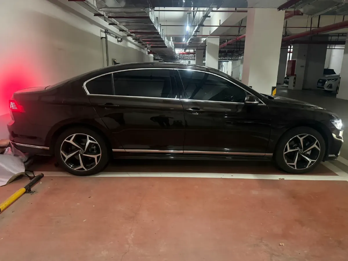 2023 Volkswagen Magotan 2.0T 186HP L4 7DCT,autocango,china used car exporter,china ev exporter,chinese used car exporter,chinese used ev exporter