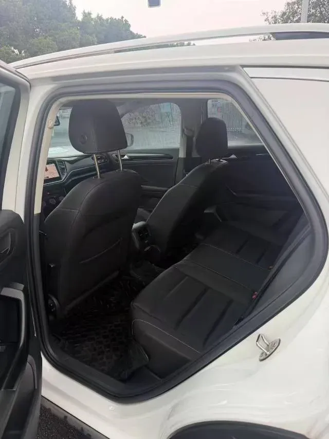 2021 Volkswagen T-Roc 1.4T 150HP L4 7DCT,autocango,china used car exporter,china ev exporter,chinese used car exporter,chinese used ev exporter