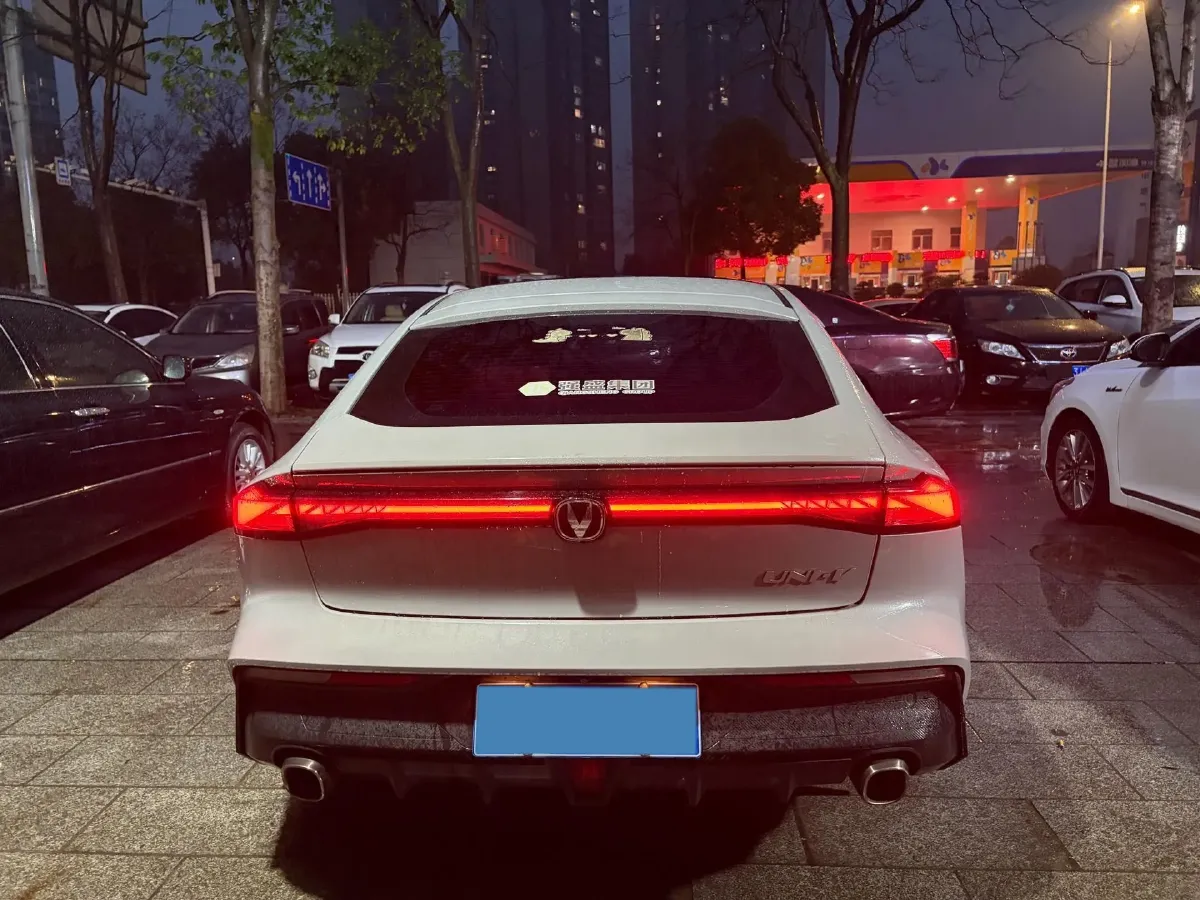 2022 ChangAn UNI-V 1.5T 188HP L4 7DCT,autocango,china used car exporter,china ev exporter,chinese used car exporter,chinese used ev exporter