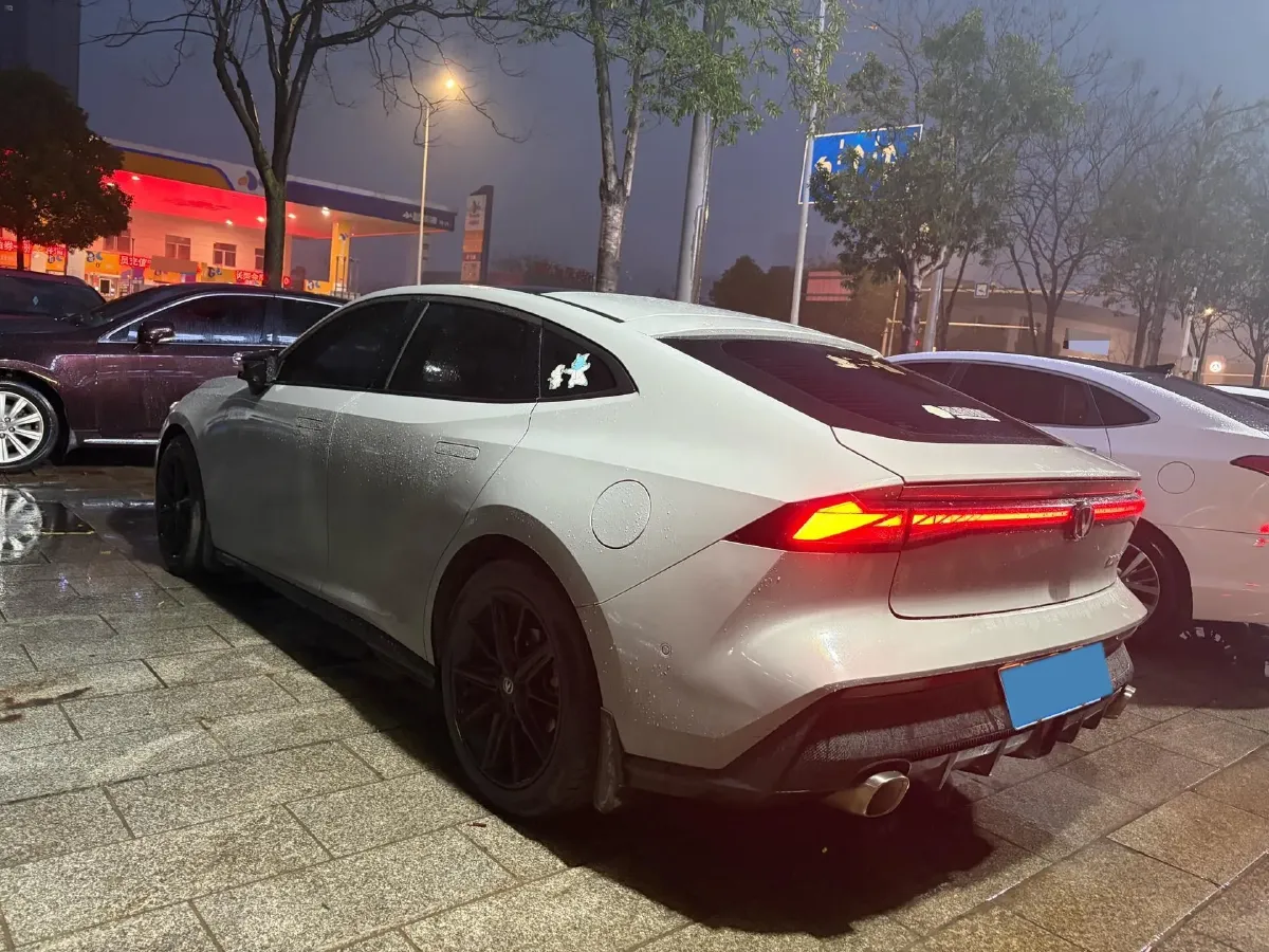 2022 ChangAn UNI-V 1.5T 188HP L4 7DCT,autocango,china used car exporter,china ev exporter,chinese used car exporter,chinese used ev exporter