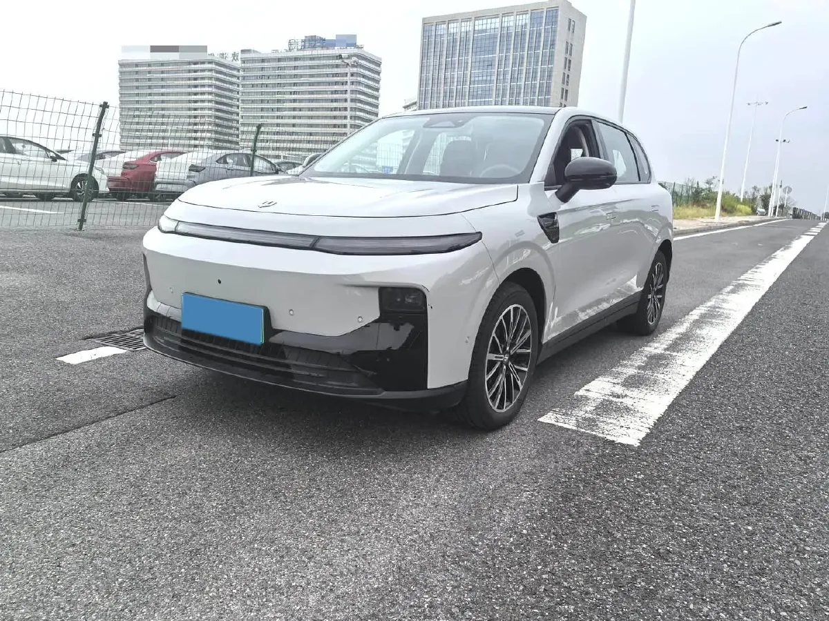 2025 Leapmotor B10 BEV 56.2KWH,autocango,china used car exporter,china ev exporter,chinese used car exporter,chinese used ev exporter