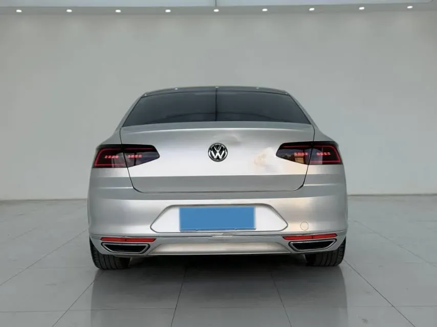 2018 Volkswagen Magotan 1.8T 180HP L4 7DCT,autocango,china used car exporter,china ev exporter,chinese used car exporter,chinese used ev exporter