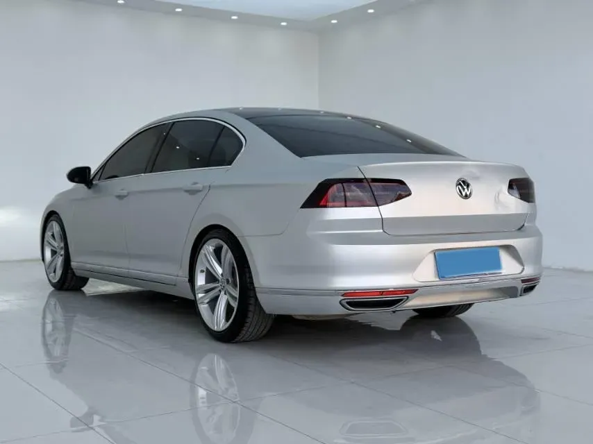 2018 Volkswagen Magotan 1.8T 180HP L4 7DCT,autocango,china used car exporter,china ev exporter,chinese used car exporter,chinese used ev exporter