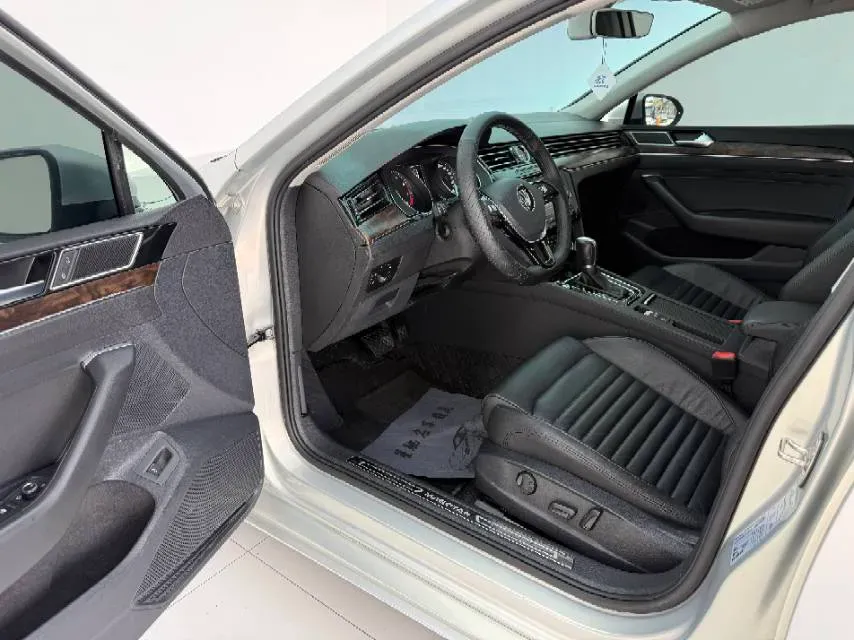 2018 Volkswagen Magotan 1.8T 180HP L4 7DCT,autocango,china used car exporter,china ev exporter,chinese used car exporter,chinese used ev exporter