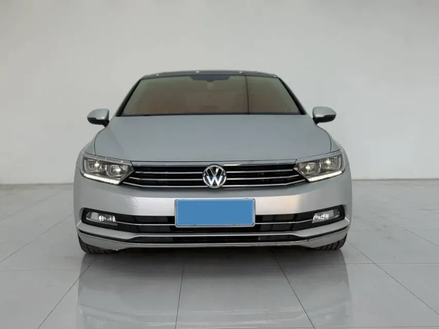 2018 Volkswagen Magotan 1.8T 180HP L4 7DCT,autocango,china used car exporter,china ev exporter,chinese used car exporter,chinese used ev exporter