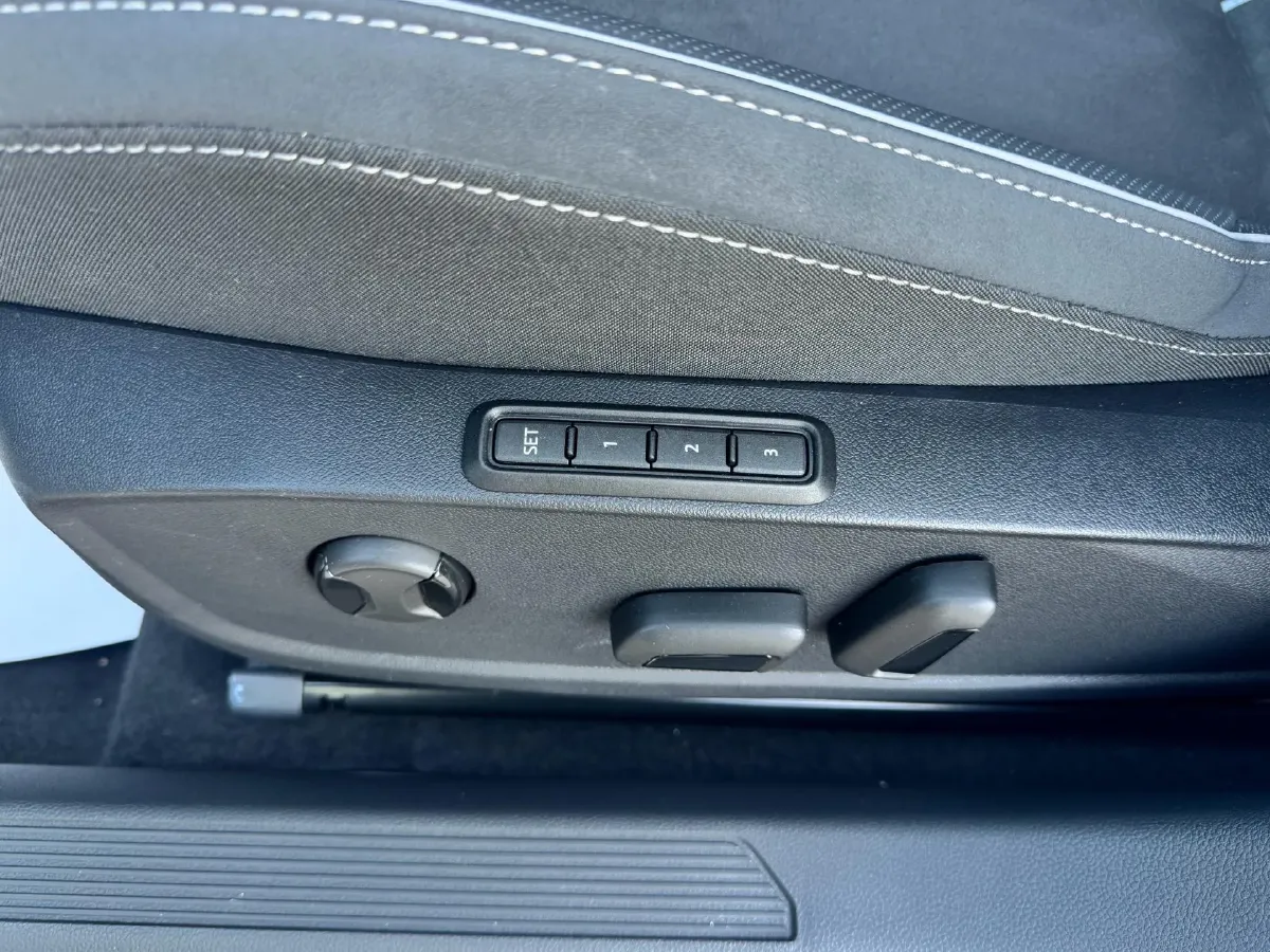 2023 Volkswagen Golf 1.4T 150HP L4 7DCT,autocango,china used car exporter,china ev exporter,chinese used car exporter,chinese used ev exporter