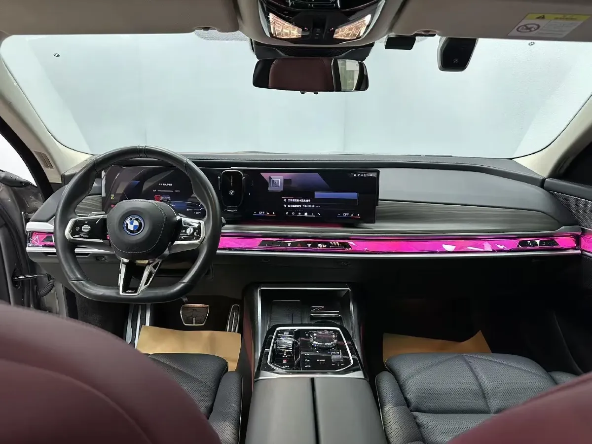 2023 BMW i7 BEV 101.7KWH,autocango,china used car exporter,china ev exporter,chinese used car exporter,chinese used ev exporter