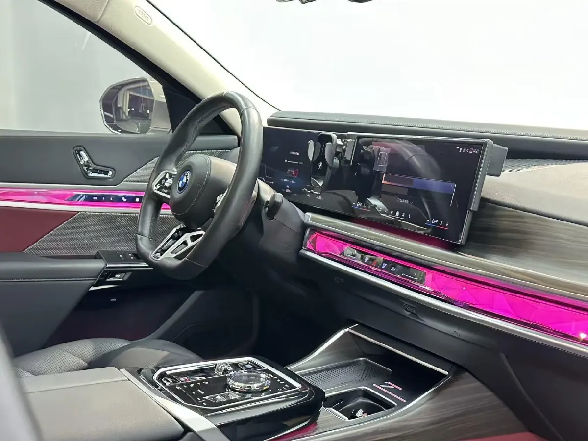 2023 BMW i7 BEV 101.7KWH,autocango,china used car exporter,china ev exporter,chinese used car exporter,chinese used ev exporter