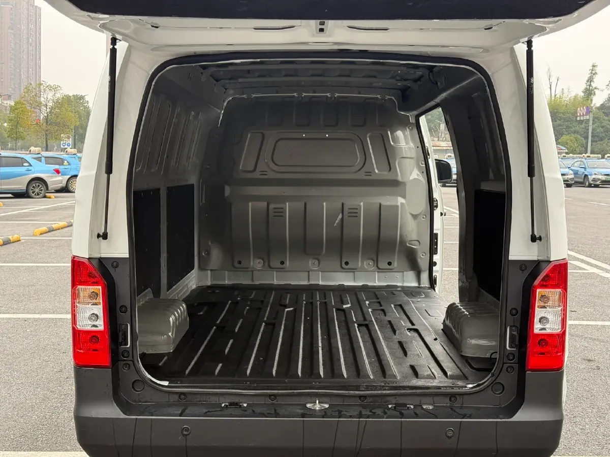 2022 Dongfeng RuiQi 7 2.0T 228HP L4 8AT,autocango,china used car exporter,china ev exporter,chinese used car exporter,chinese used ev exporter