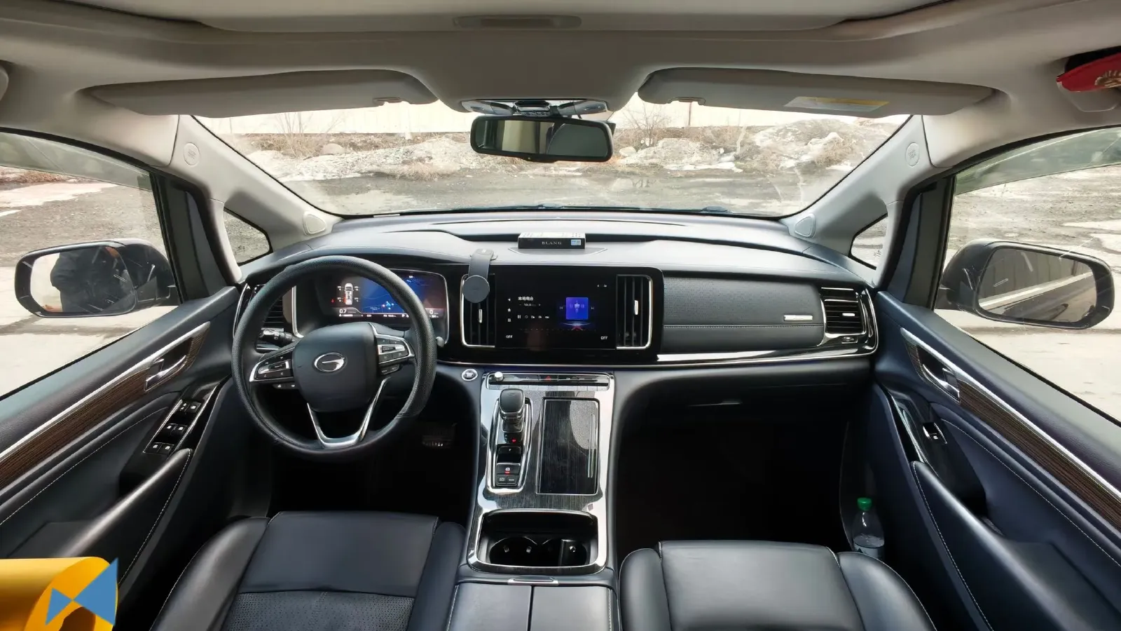 2021 GAC Trumpchi M8 2.0T 252HP L4 8AT,autocango,china used car exporter,china ev exporter,chinese used car exporter,chinese used ev exporter