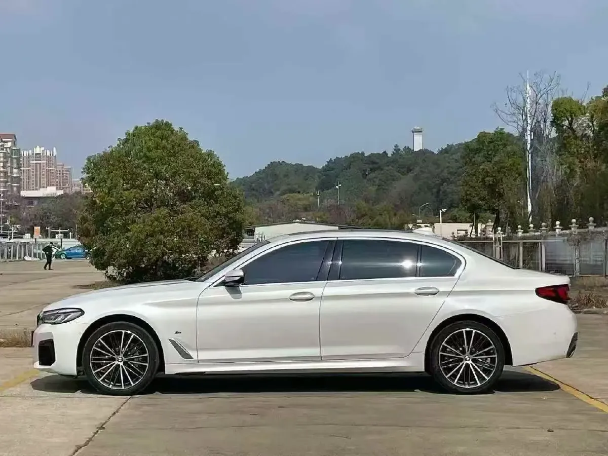 2023 BMW 5 Series 2.0T 245HP L4 8AT,autocango,china used car exporter,china ev exporter,chinese used car exporter,chinese used ev exporter