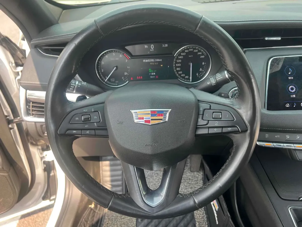 2021 Cadillac XT4 2.0T 237HP L4 9AT,autocango,china used car exporter,china ev exporter,chinese used car exporter,chinese used ev exporter