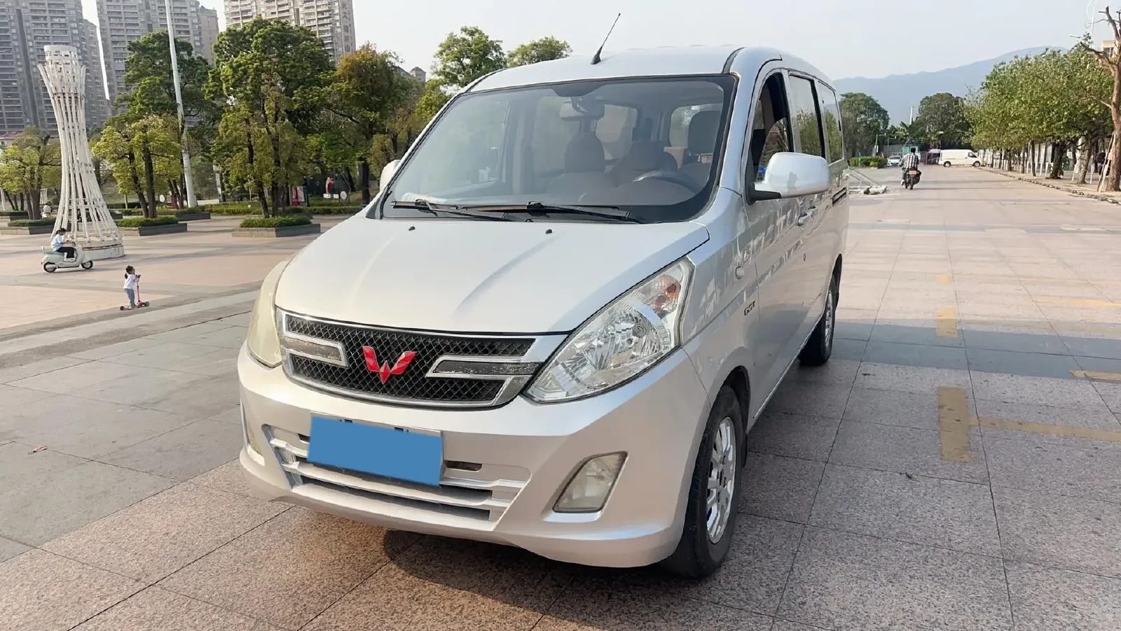 2016 WuLing RongGuang V 1.5L 112HP L4 5MT,autocango,china used car exporter,china ev exporter,chinese used car exporter,chinese used ev exporter