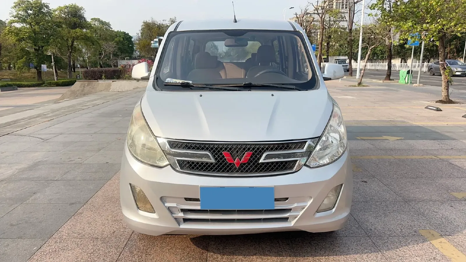 2016 WuLing RongGuang V 1.5L 112HP L4 5MT,autocango,china used car exporter,china ev exporter,chinese used car exporter,chinese used ev exporter