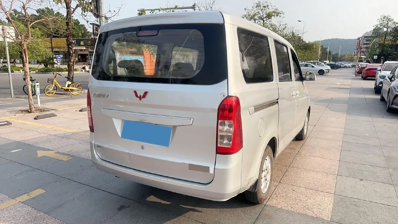 2016 WuLing RongGuang V 1.5L 112HP L4 5MT,autocango,china used car exporter,china ev exporter,chinese used car exporter,chinese used ev exporter