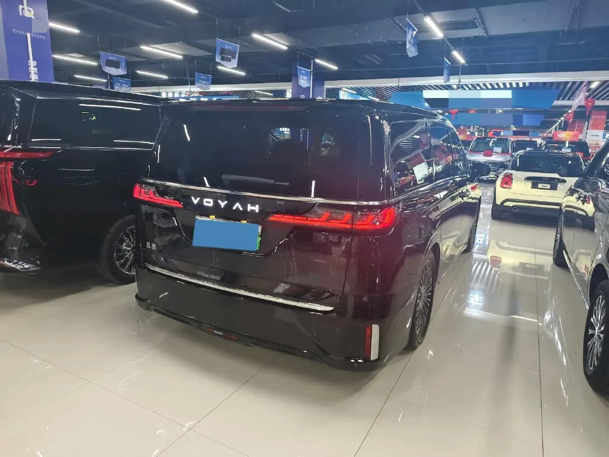 2025 Voyah Dream 1.5T 150HP L4 PHEV 41.7KWH,autocango,china used car exporter,china ev exporter,chinese used car exporter,chinese used ev exporter
