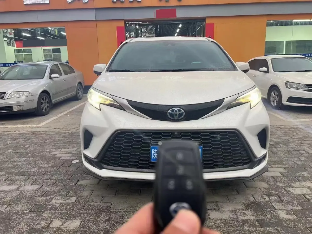 2023 Toyota Granvia 2.5L 189HP L4 E-CVT Hybrid,autocango,china used car exporter,china ev exporter,chinese used car exporter,chinese used ev exporter