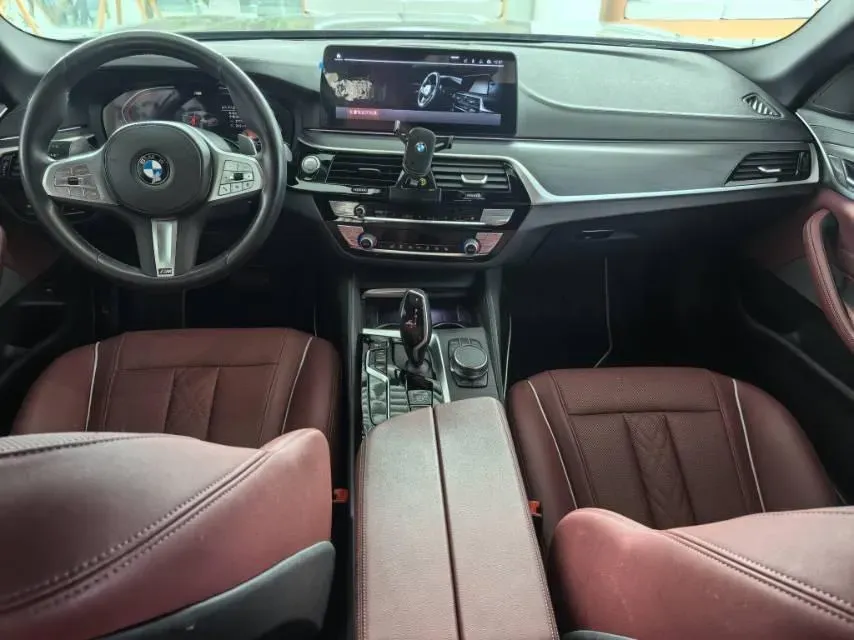2023 BMW 5 Series 2.0T 245HP L4 8AT,autocango,china used car exporter,china ev exporter,chinese used car exporter,chinese used ev exporter