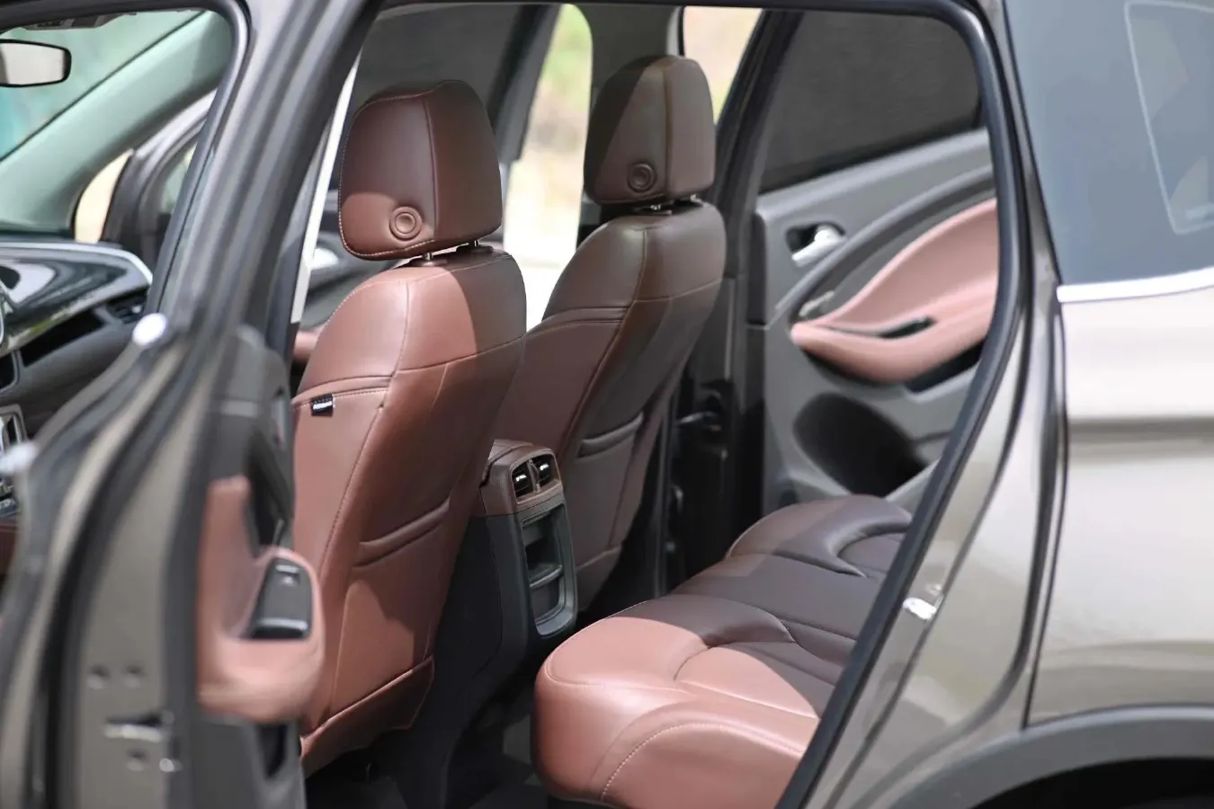 2020 Buick EnvisionPlus 2.0T 260HP L4 9AT,autocango,china used car exporter,china ev exporter,chinese used car exporter,chinese used ev exporter