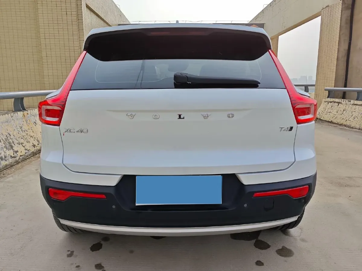 2021 Volvo XC40 2.0T 190HP L4 8AT,autocango,china used car exporter,china ev exporter,chinese used car exporter,chinese used ev exporter